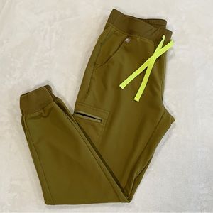 FIGS Martini Olive Zamora jogger scrub pants